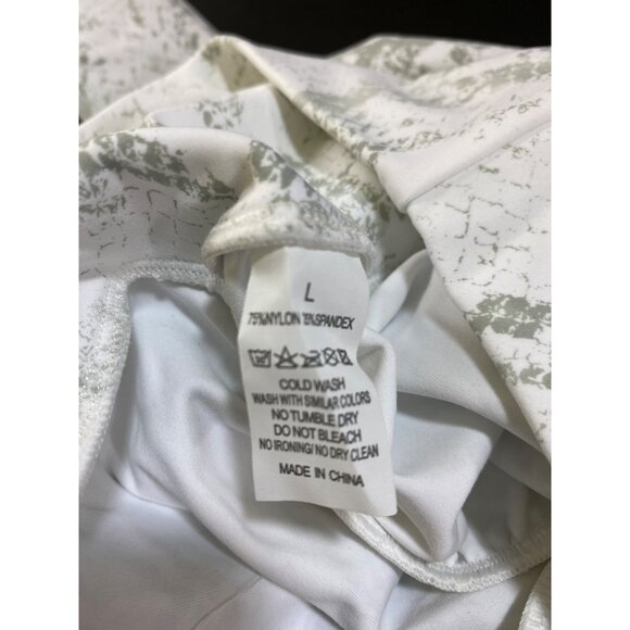 White Snake Print Two-Piece Set - Crop Top & High-Waisted Leggings Size Large - Picture 7 of 7